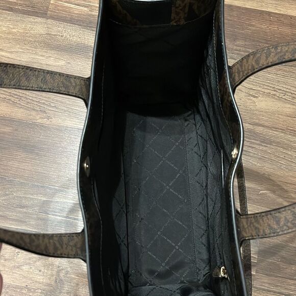 🖤 Michael Kors Kenly Black and Brown Signature Print Tote Bag - Picture 5 of 15